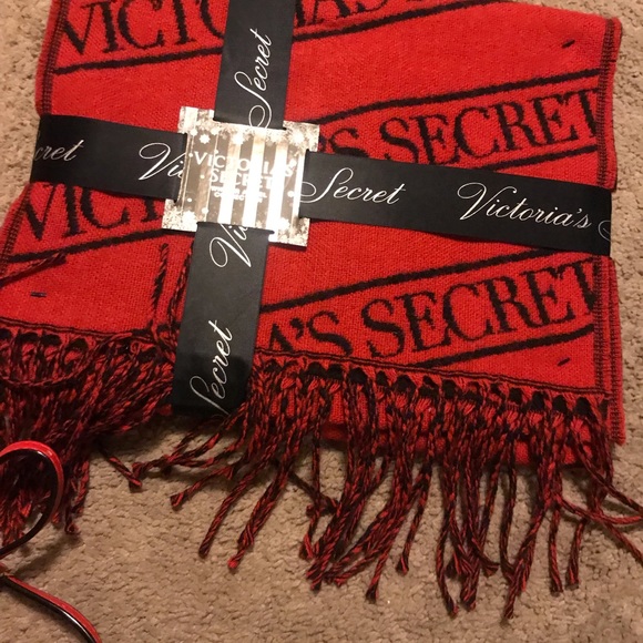 Victoria Secret red bundle 👜♥️ - Picture 5 of 5